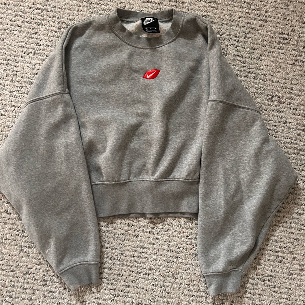 Nike Women's Gray Sweatshirt